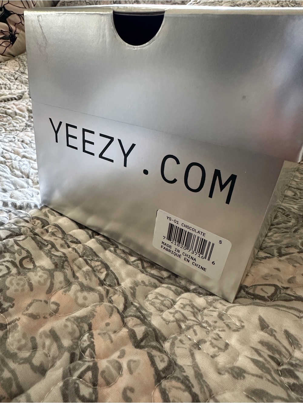 NWB: Yeezy Boys Size 5/ WMS 7 Slide Sandals in Chocolate - Picture 9 of 9